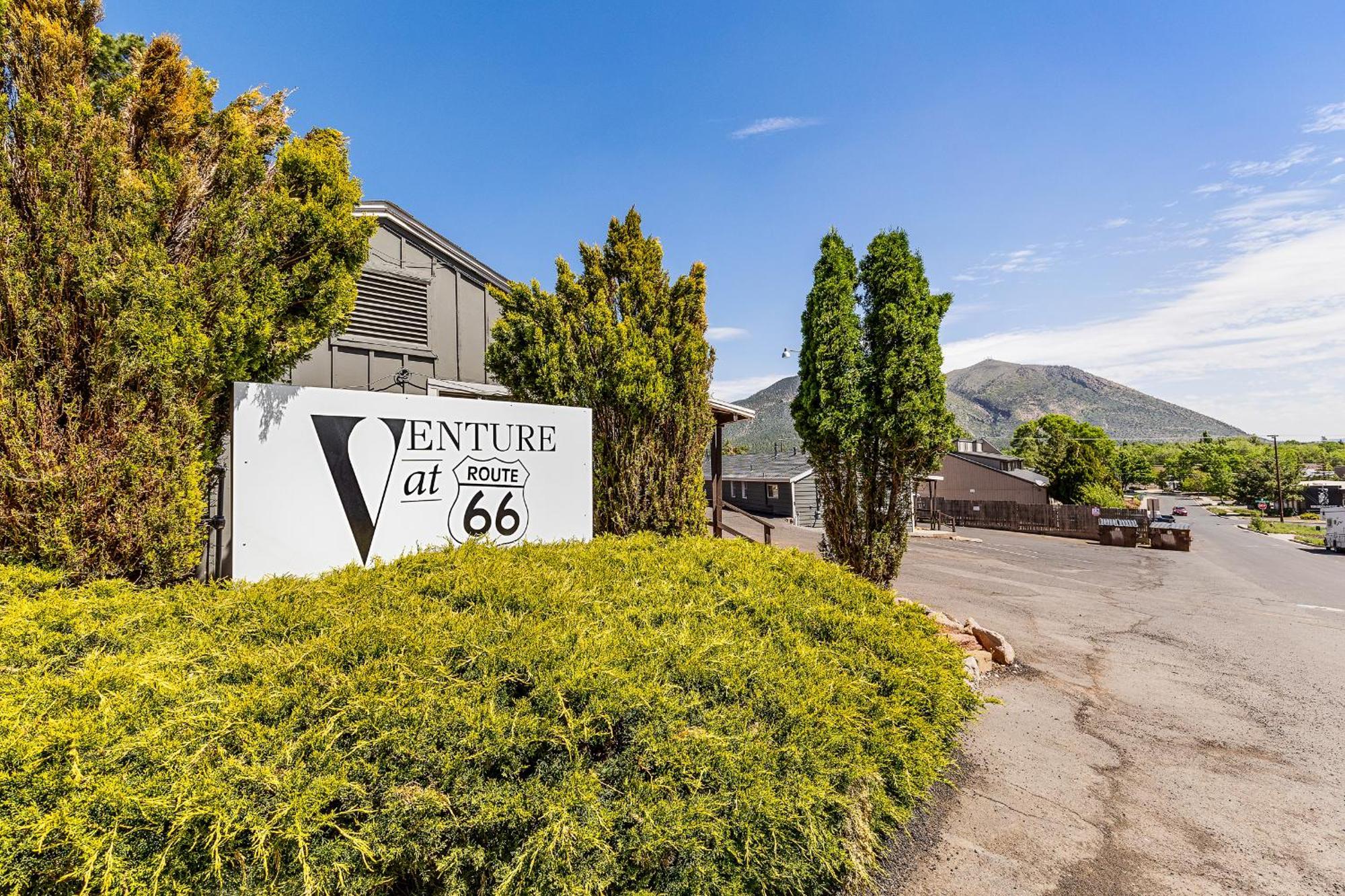Апартаменты Venture At Route 66 Флагстафф Экстерьер фото